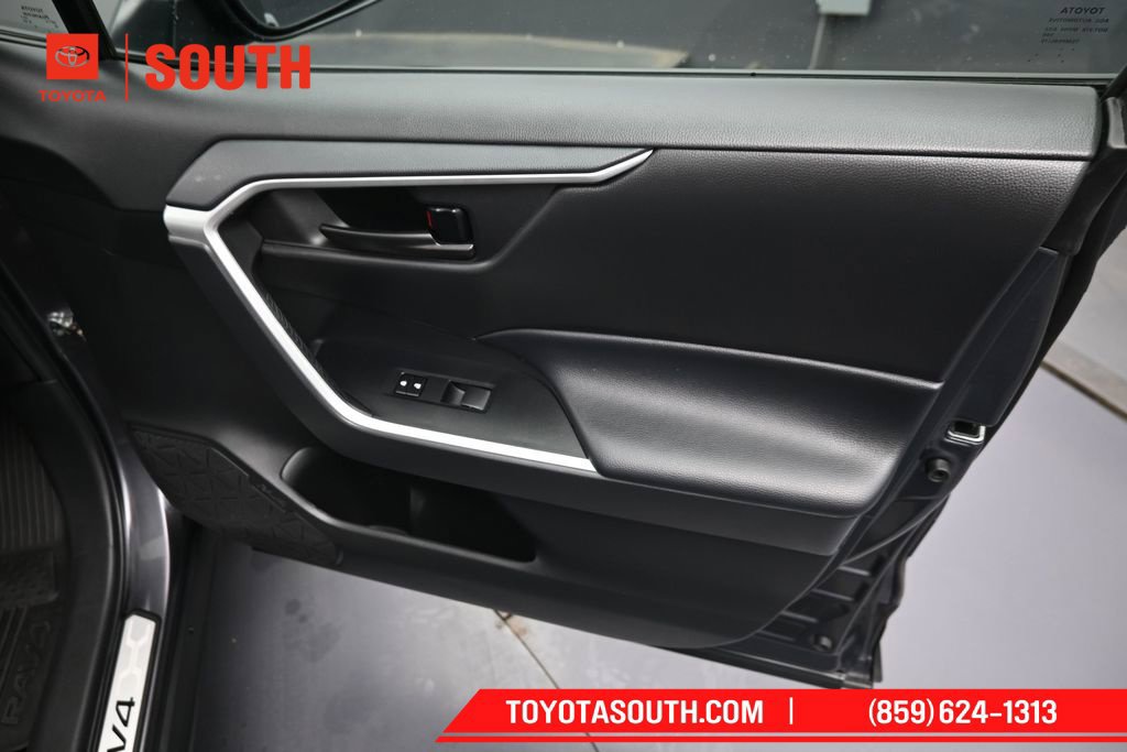 Used 2024 Toyota RAV4 LE FWD image 30