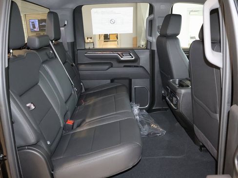 New 2025 GMC Sierra 2500 SLT w/ SLT Convenience Package image 38