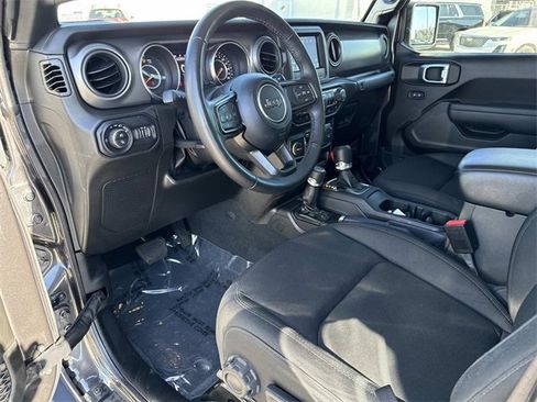 Used 2022 Jeep Gladiator Sport image 9
