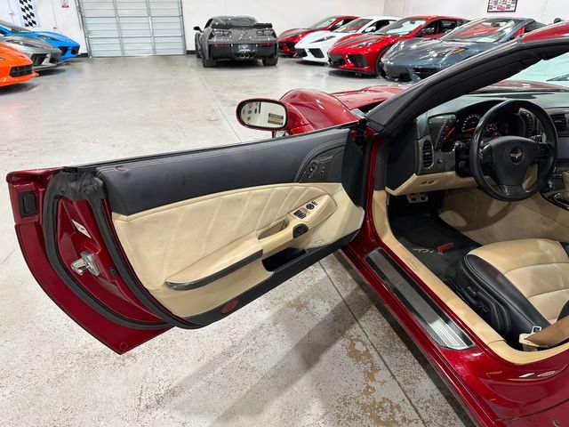 Used 2008 Chevrolet Corvette Coupe w/ Preferred Equipment Group RWD image 17