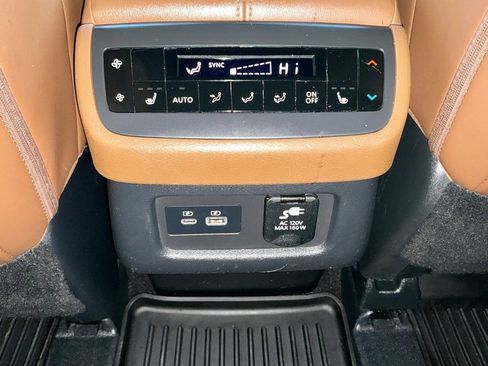 Used 2023 Nissan Pathfinder Platinum w/ Black Appearance Package image 35