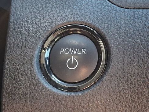Used 2025 Toyota Camry SE FWD image 25