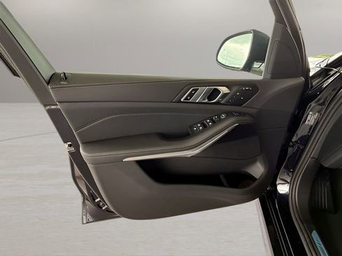 Used 2026 BMW X7 xDrive40i w/ M Sport Package image 16