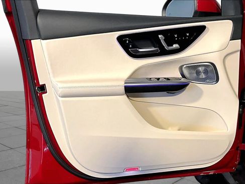New 2027 Mercedes-Benz GLC 300 4MATIC image 11