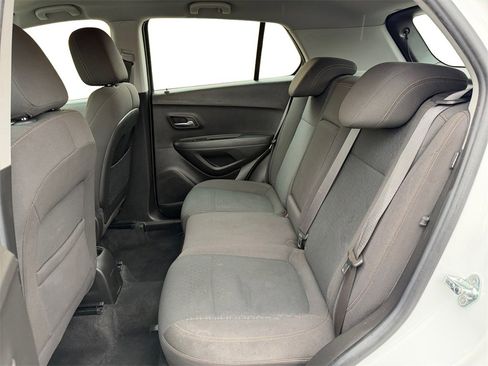 Used 2017 Chevrolet Trax LS image 18