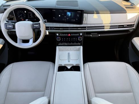 Used 2025 Hyundai Santa Fe Calligraphy image 10