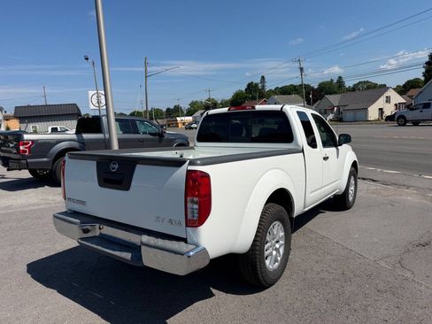 Used 2017 Nissan Frontier SV AWD/4WD image 5