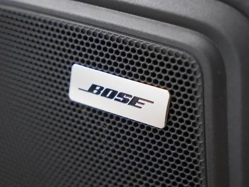 Certified 2025 Porsche Macan image 17