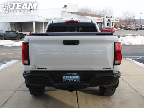 Certified 2024 Chevrolet Colorado ZR2 w/ ZR2 Convenience Package III image 5