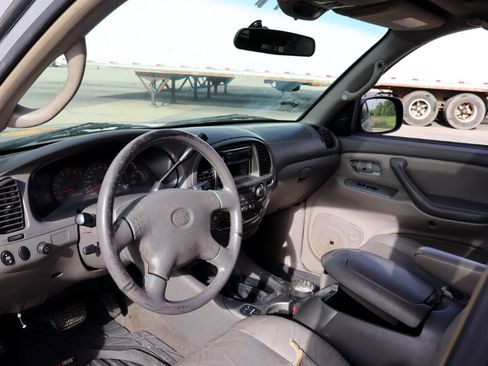 Used 2002 Toyota Sequoia Limited image 19