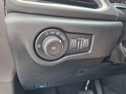 New 2026 Chrysler Pacifica Select FWD image 18
