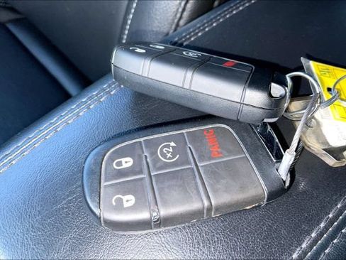 Used 2025 Jeep Compass Limited AWD/4WD image 10
