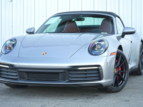 Used 2021 Porsche 911 Targa 4S image 3