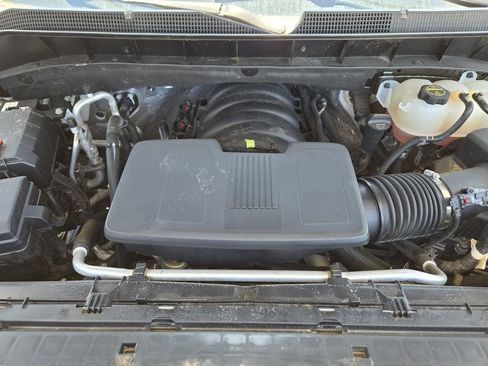 Used 2025 Chevrolet Silverado 1500 LT AWD/4WD image 25