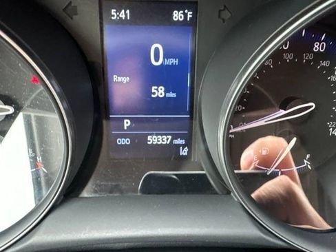Used 2021 Toyota C-HR Limited FWD image 6