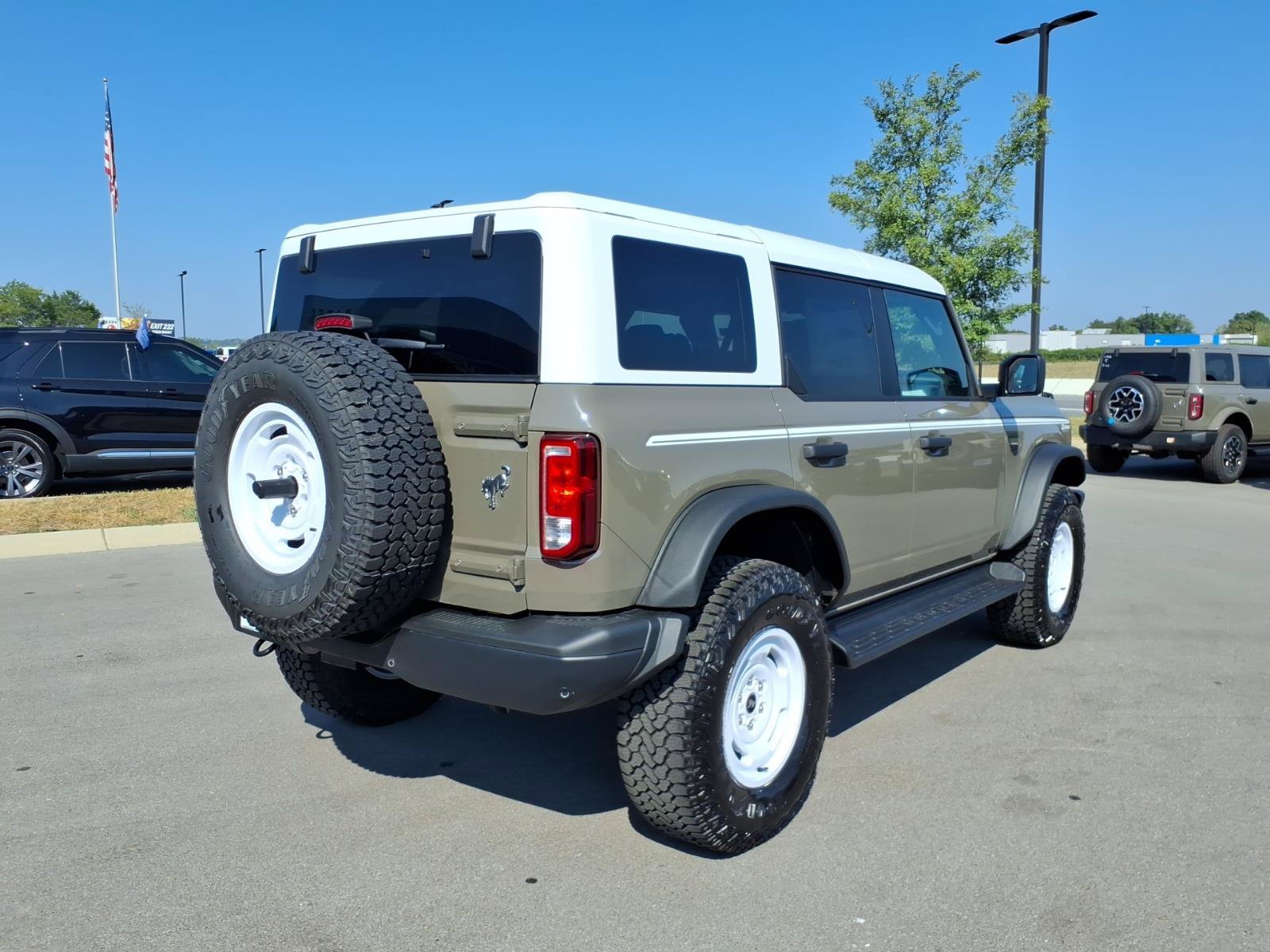 New 2026 Ford Bronco Heritage Edition AWD/4WD image 3
