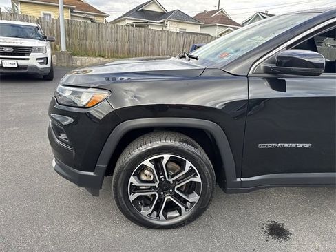 Used 2022 Jeep Compass Limited image 9