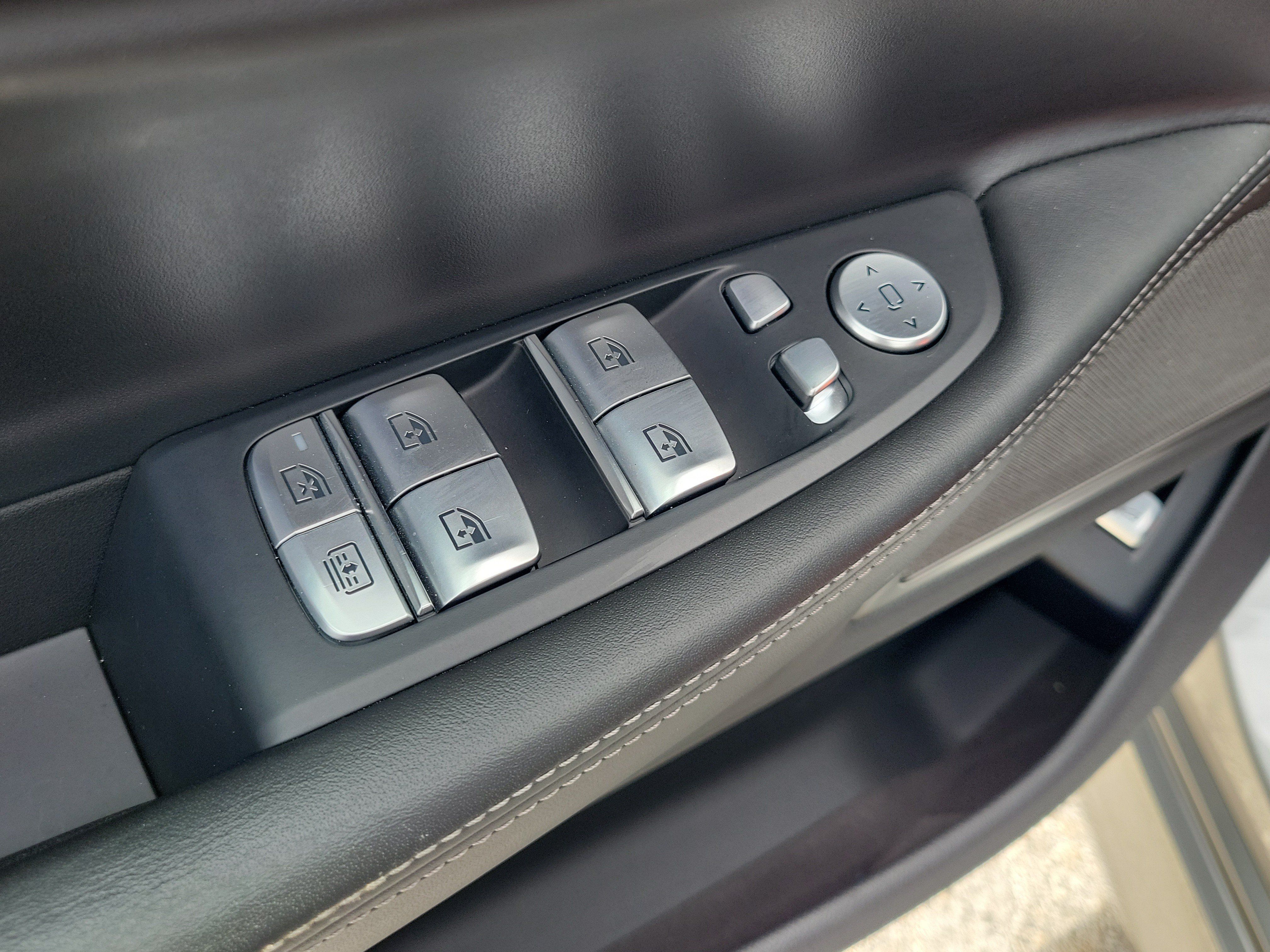 Used 2022 BMW 740i w/ M Sport Package RWD image 20