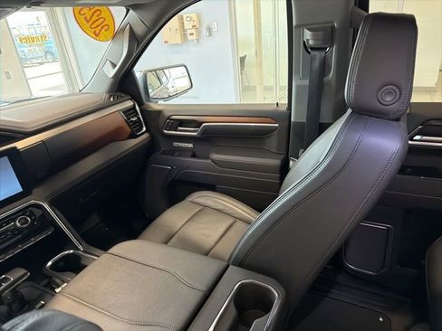 Used 2025 GMC Sierra 1500 Denali AWD/4WD image 38