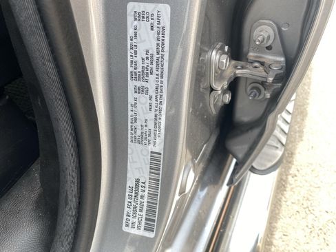 Used 2022 RAM 1500 Laramie AWD/4WD image 32