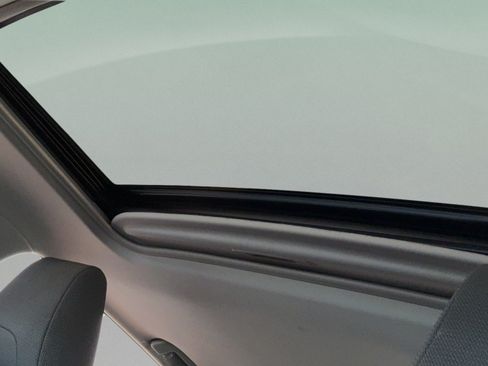 Used 2019 Toyota RAV4 XLE w/ Convenience Package FWD image 19