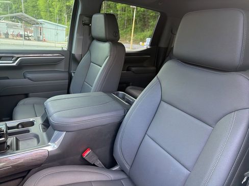 New 2026 Chevrolet Silverado 1500 LTZ w/ LTZ Premium Package AWD/4WD image 9