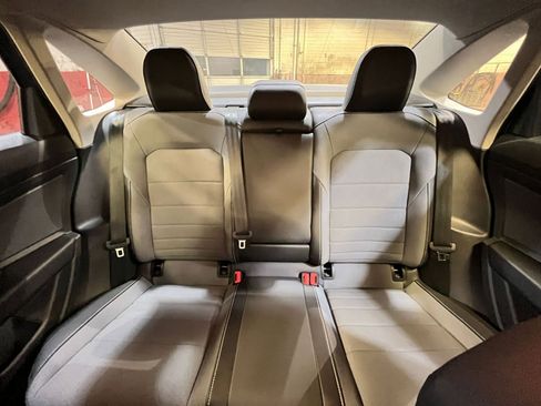 Used 2025 Volkswagen Jetta SE image 37