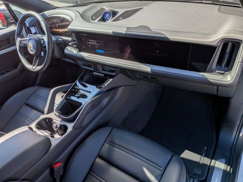 New 2026 Porsche Cayenne S image 25