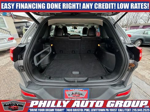 Used 2016 Jeep Cherokee Trailhawk w/ Comfort & Convenience Group AWD/4WD image 23