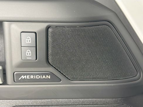 Certified 2025 Land Rover Defender 130 S image 20