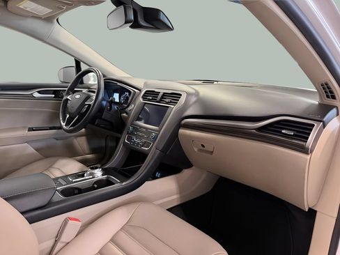 Used 2020 Ford Fusion SEL FWD image 30