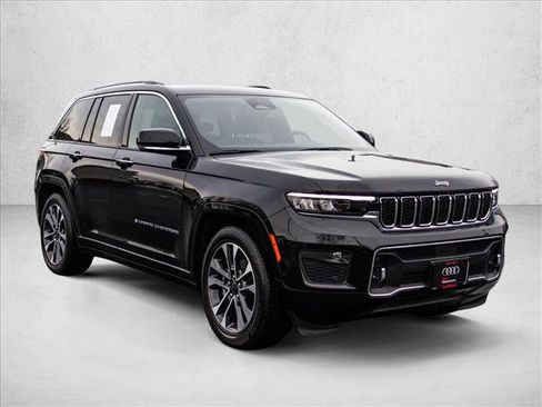 Used 2023 Jeep Grand Cherokee Overland w/ Luxury Tech Group IV image 3