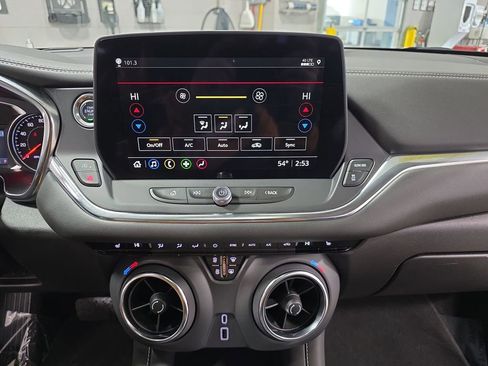 Certified 2025 Chevrolet Blazer LT AWD/4WD image 19