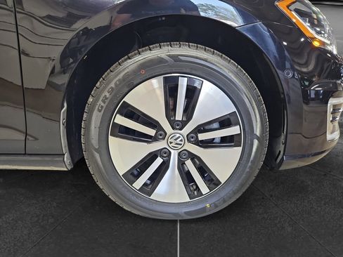 Used 2019 Volkswagen e-Golf SEL Premium image 29