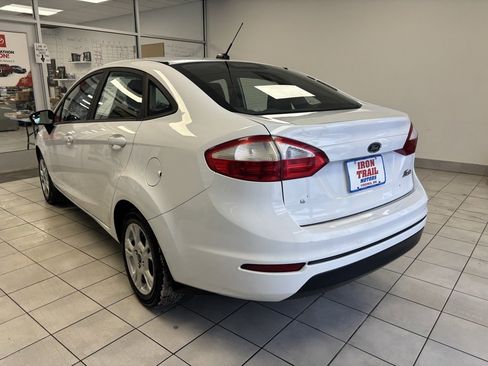 Used 2016 Ford Fiesta SE image 23