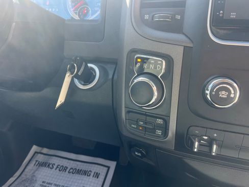 Used 2018 RAM 1500 Express AWD/4WD image 17