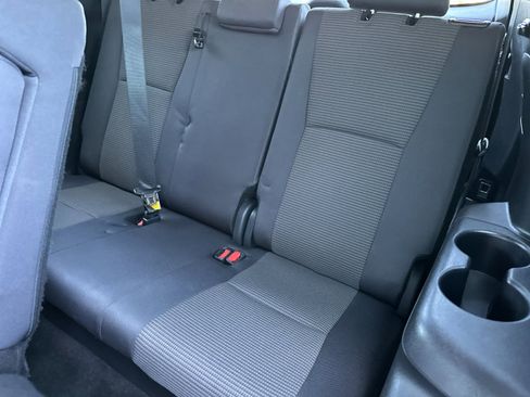 Used 2024 Toyota Highlander LE AWD/4WD image 16