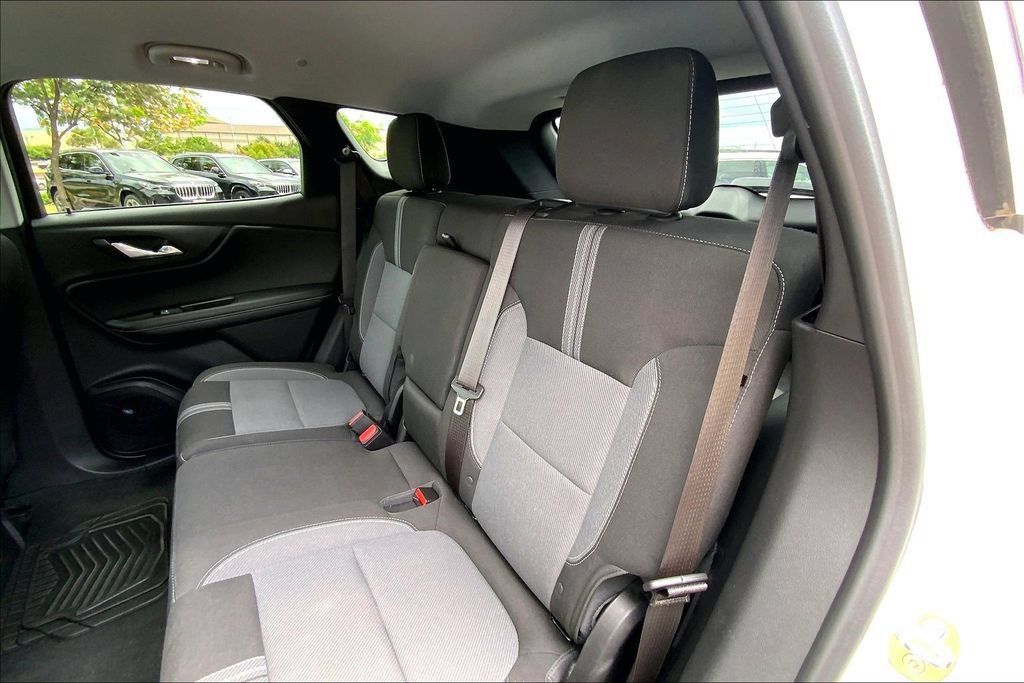 Used 2023 Chevrolet Blazer LT FWD image 23