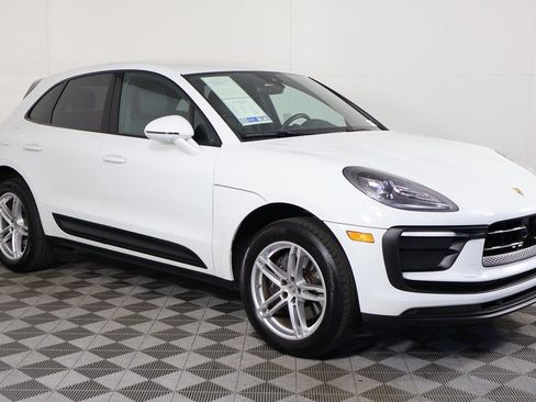 Used 2024 Porsche Macan AWD/4WD image 3