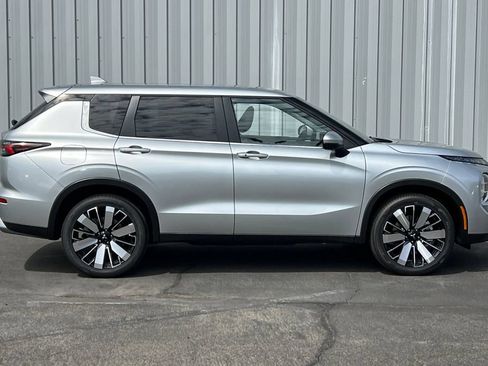 New 2026 Mitsubishi Outlander SE AWD/4WD image 4