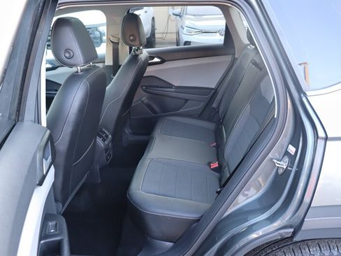 Used 2023 Volkswagen Taos SE w/ Panoramic Sunroof Package AWD/4WD image 28