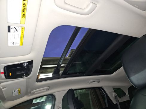 Used 2024 Kia Sportage SX image 31