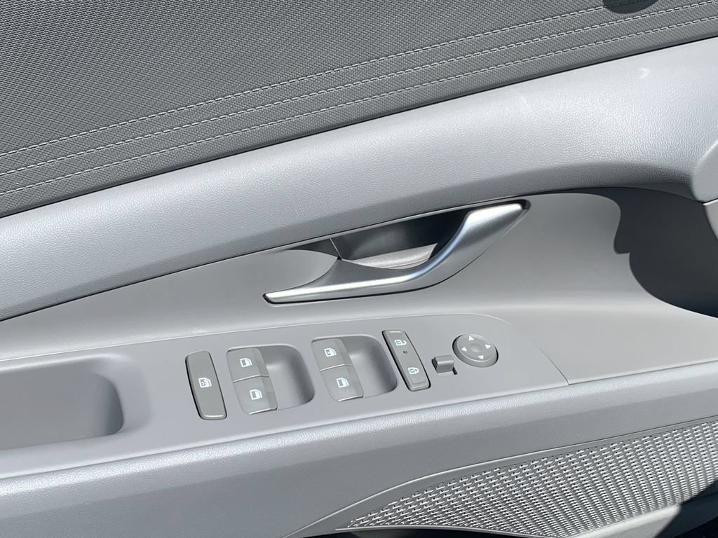Certified 2026 Hyundai Elantra SE FWD image 13