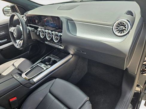 Used 2025 Mercedes-Benz GLA 250 image 21