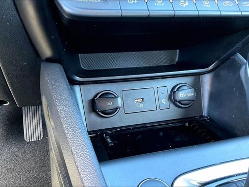 Used 2022 Hyundai Kona SEL w/ Convenience Package image 25