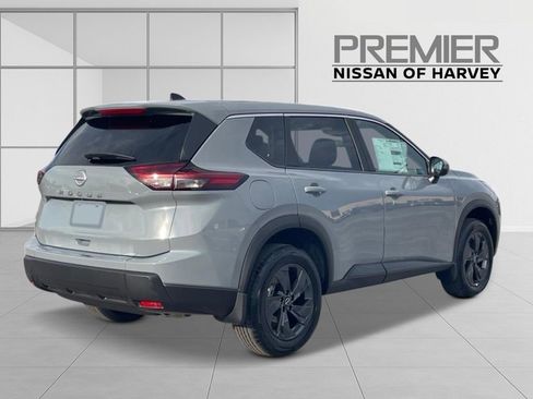 New 2026 Nissan Rogue SV FWD image 5