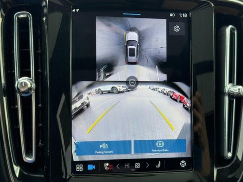 Certified 2025 Volvo XC40 B5 Plus image 23