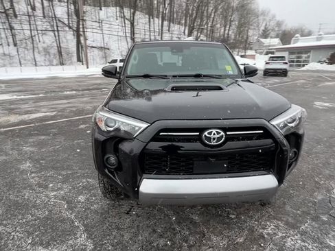 Certified 2023 Toyota 4Runner TRD Off-Road Premium image 9