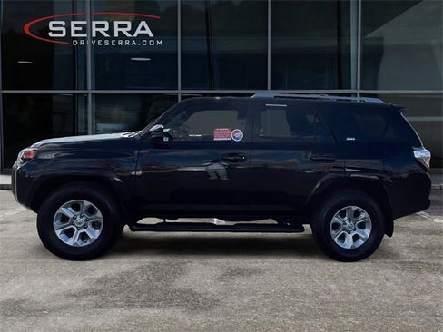 Used 2018 Toyota 4Runner SR5 image 2