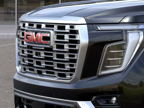New 2026 GMC Yukon Denali w/ Sun & Power Step Package image 13